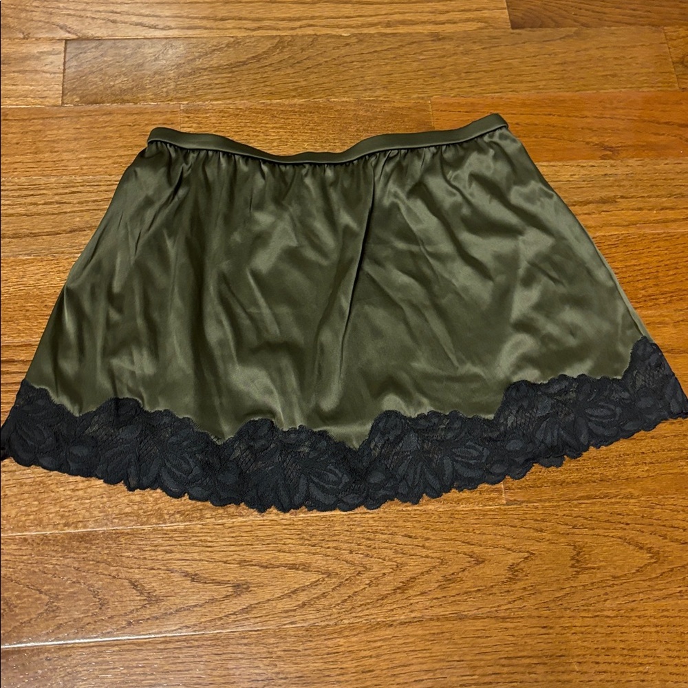 Auden Women's Satin & Lace Lingerie Skirt olive green medium - Picture 2 of 3